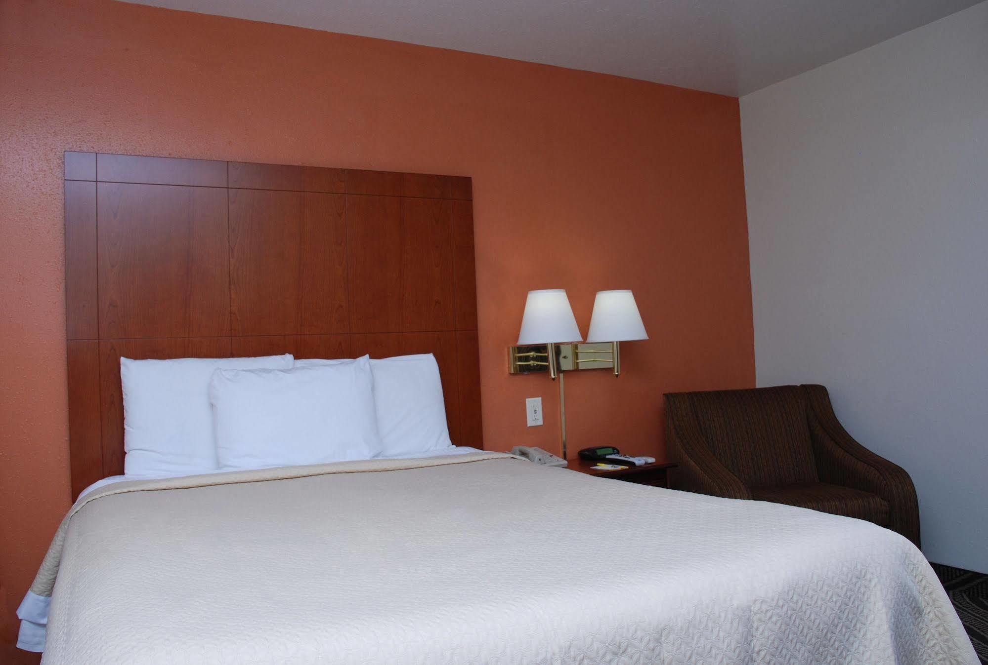 Days Inn By Wyndham Dyersburg Exterior foto